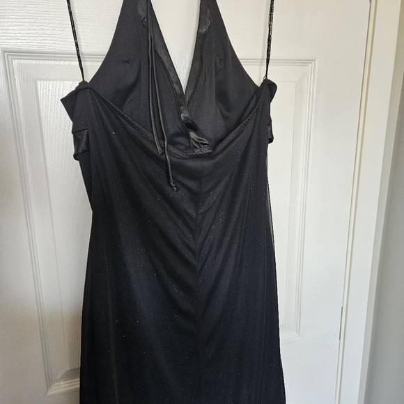 Black sparkle halter dress - Picture 9 of 11